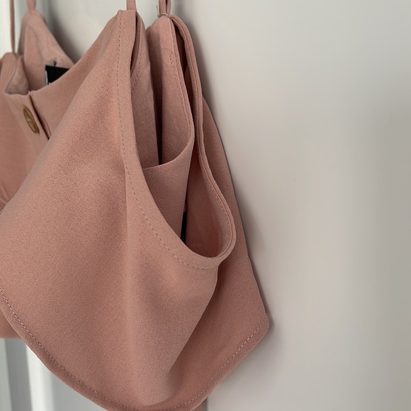 Lulu’s Crop Top - Picture 5 of 11